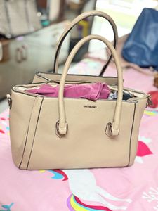 Van Heusen Handbag | Very Good Condition |Spacious