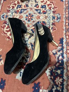 Black And Gold Pumps