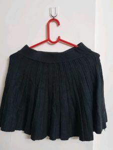 Black Knit Pleated Mini Skirt