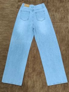 Wide Leg Light Wash Jeans