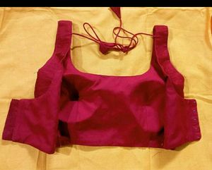 U Neck Back Hook Sleeveless