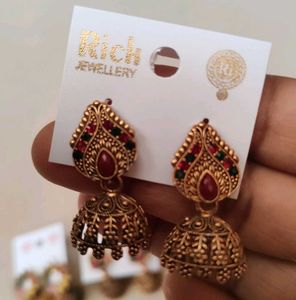 Gorgeous Jhumka Earring Set