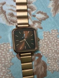 Sale!!Elegant Gold Watch