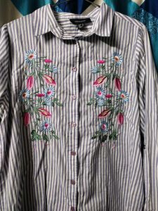 🎀 Atmosphere Embroidered Striped Shirt