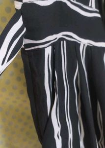 🤍 With 🖤 Very Stylish And Comfortable Like 🌞