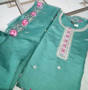 Elegant Green Embroidered Salwar Kameez