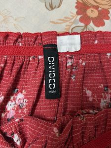 H&amp;M Red Floral Crop Top