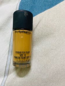 MAC Studio Fix Fluid SPF 15 Foundation