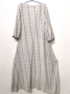 Kurta Top With Beautiful Black Handwork Neck✨