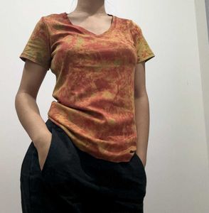 Tie-Dye V-Neck short sleeve top
