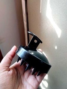 Totally new and unpacked silicon scalp massager