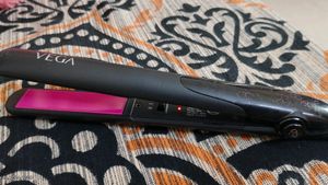 Vega Adore Hair Straightener