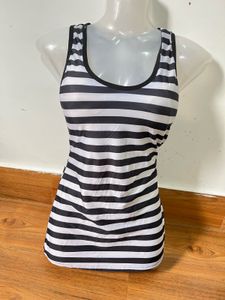 Stripes Padded Gym Top 🤌🏻