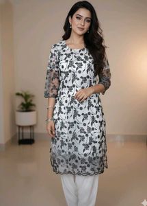 Elegant Floral Embroidered Kurta