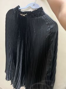 Elegant Black Pleated Skirt