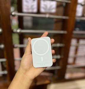 Iphone Magnetic Power Bank