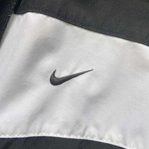 Vintage Windbreaker Nike- Black &amp; White