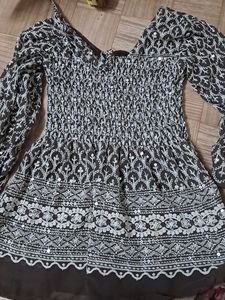 Stretchable Ethnic Crop Top