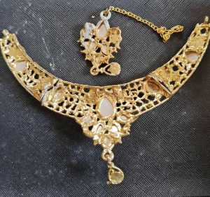 Pink Alloy Jewellery Set Necklace And Mangtika