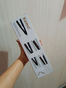 Kemei Professional Hair Straightener