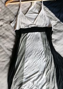 Black N White Gown.Size M-XL