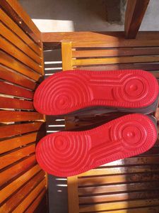 Nike Sneakers - Black &amp; Red