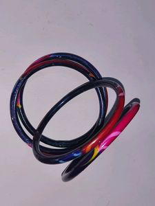 NEW Hand painted Bangles 4 Piece.