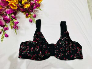 🇳🇿💫Black Colour Floral Print Imported Bra