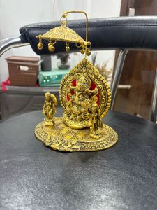 Ganesha With Riddhi and Siddhi