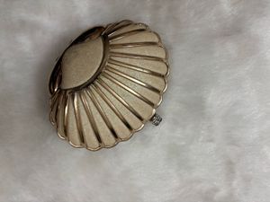 Shell Style Clutch