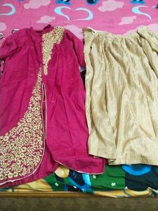 Kurti Or Skult h Bhut Pyari Dresh