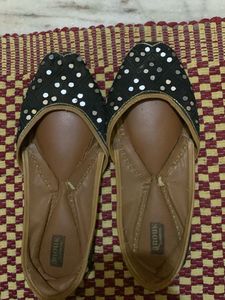 Anouk Embellished Juttis