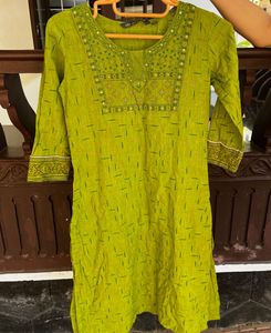 Green Kurti