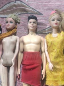 5 Doll Combo Including 1 Ken