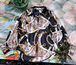 Chic Chain Print Blouse