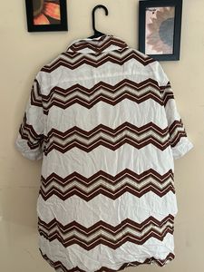 Zigzag Print Short Sleeve Button-Down