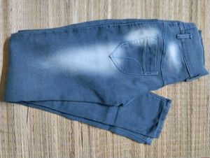 Women&#39;s Jeans