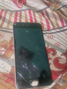 Damaged iPhone - For Parts