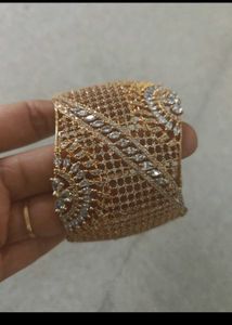 AD Bracelet With Opening Lock System