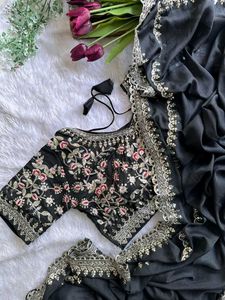 Saree With Blouse