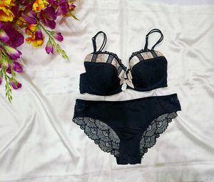Lace Bra &amp; Panty Set