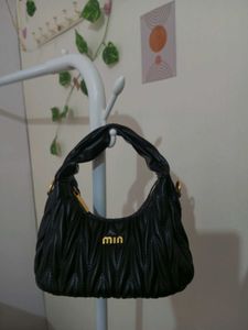 Chic Black Handbag
