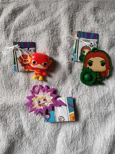 DC Kinder Joy Funko POP figurine and Keychains