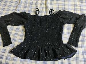 Black Off Shoulder Top😍