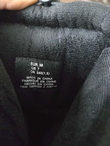 Black Puffer Winter Boots