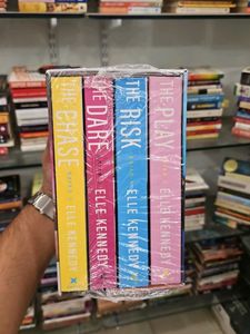 Briar U by Elle Kennedy Set