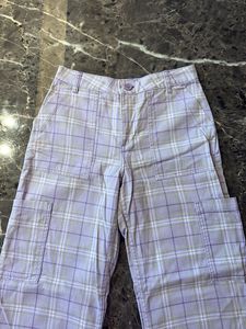 H&amp;M Divided Plaid Pants - Size US 4