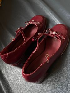 ✨ Chic Burgundy Block Heels ✨ 🍓