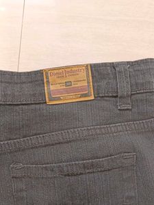 Black Capri Jeans