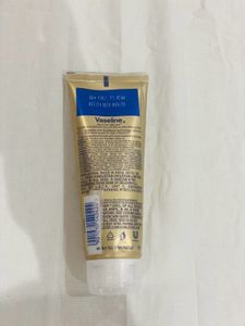 Vaseline Healthy Bright Gluta-Hya Serum-in-Lotion